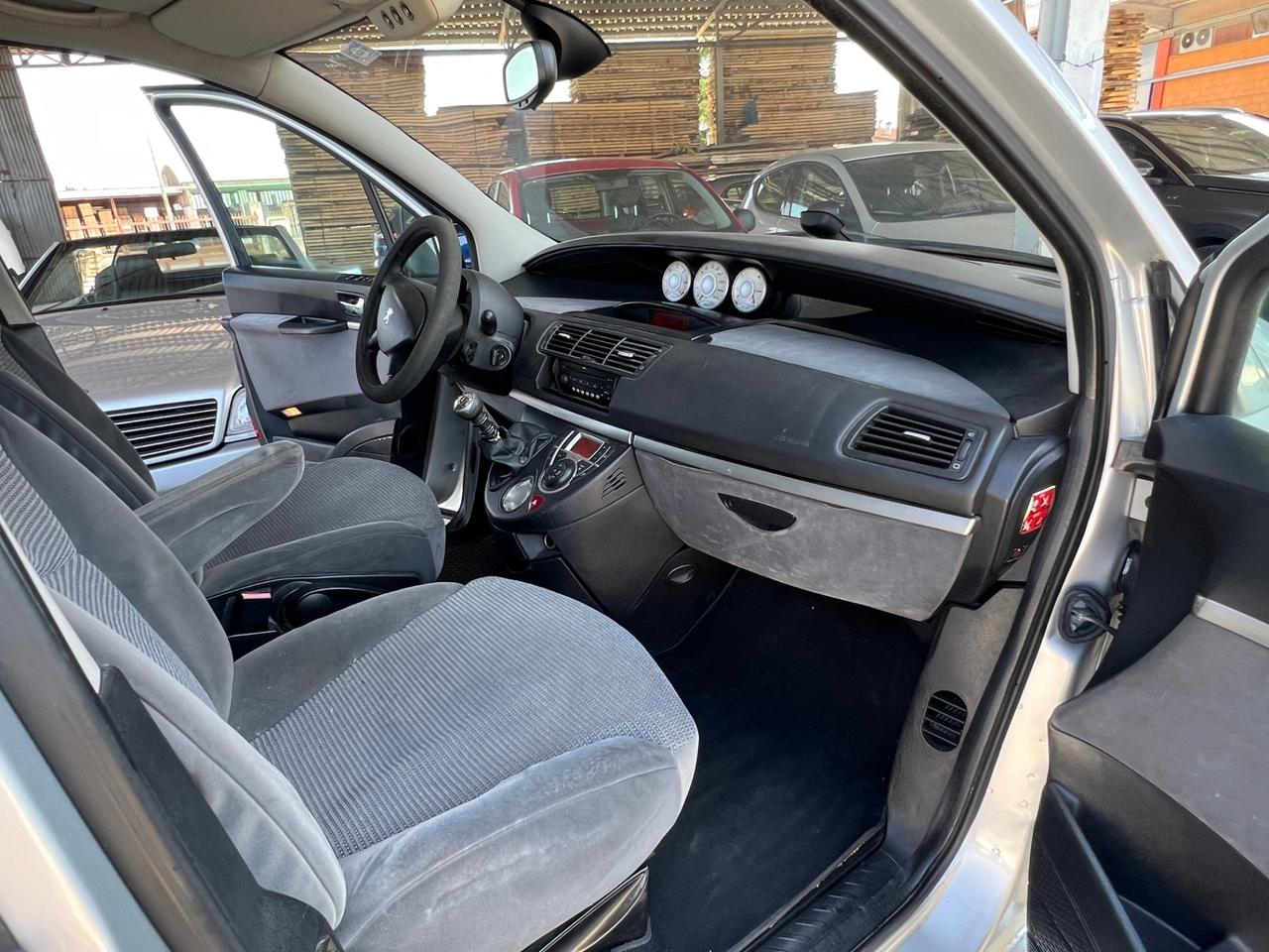 Peugeot 807 2.0 HDi FAP SR