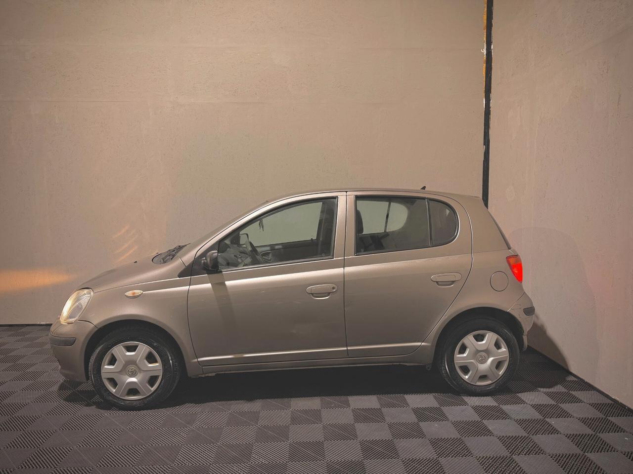 Toyota Yaris 1.0i 5 PORTE - UNICOPROPRIETARIO