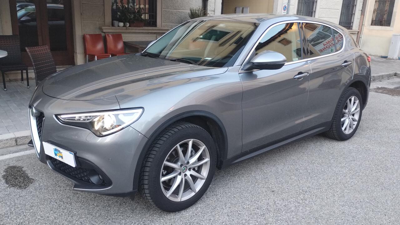 Alfa Romeo Stelvio 2.2 Turbodiesel 210 CV AT8 Q4 Executive
