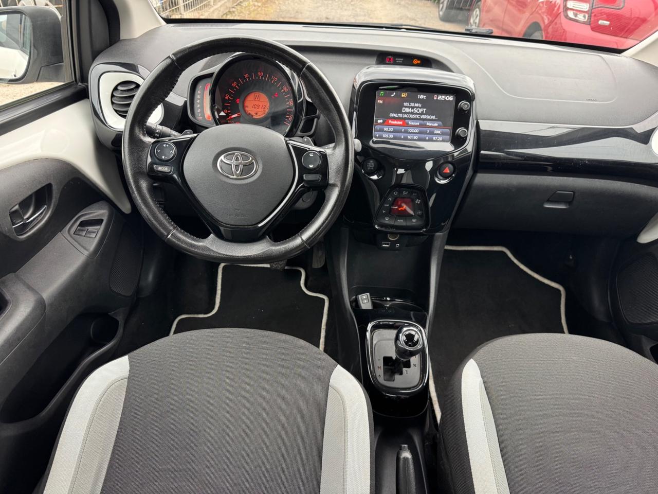 Toyota Aygo 1.0 VVT-i 69 CV 5 porte x-wave MMT