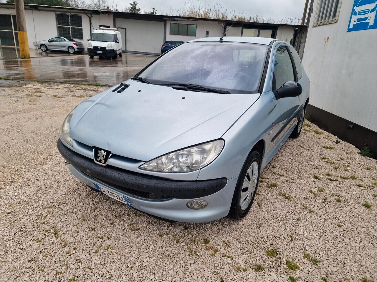 Peugeot 206 1.1 3p. XT