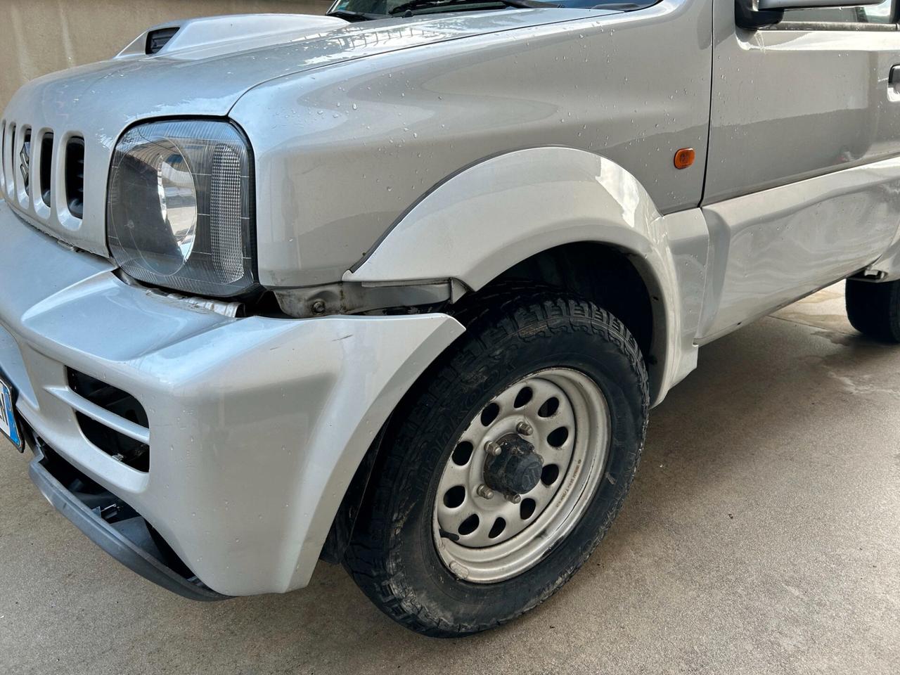 Suzuki Jimny 1.5 DDiS 4WD - 2009 Incidentata