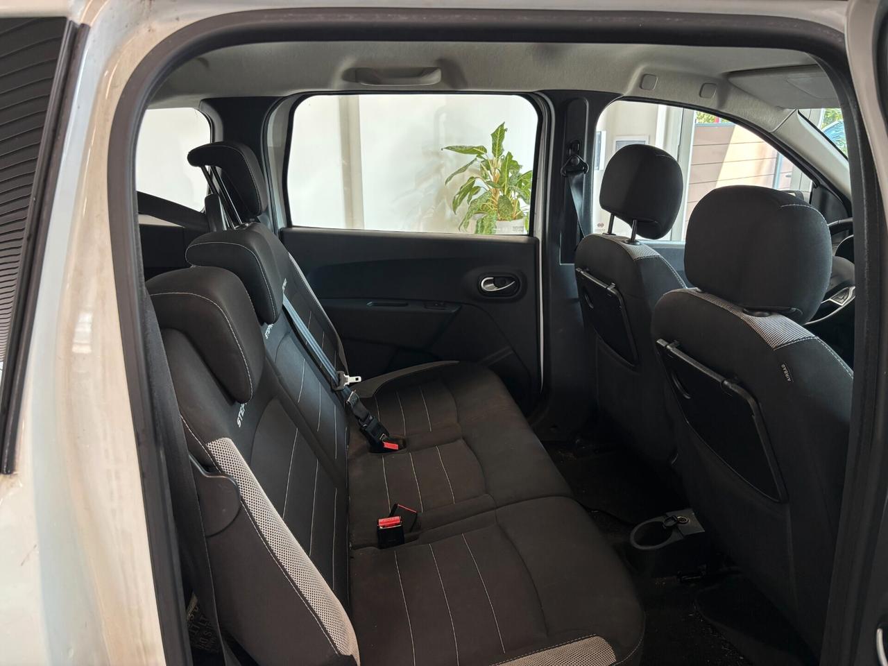 Dacia Lodgy Stepway 1.6 110CV GPL 5 posti