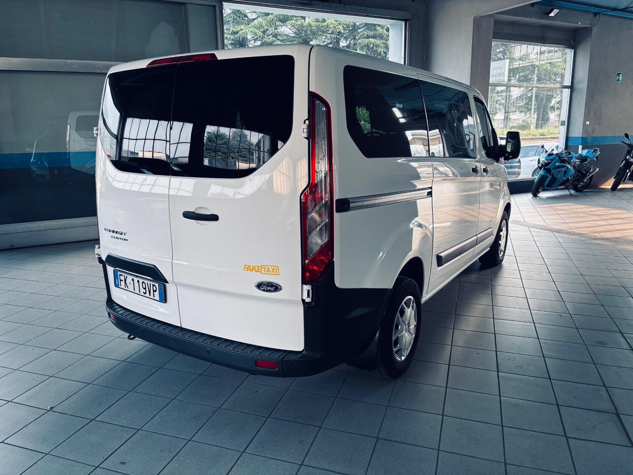 Ford Transit Custom Transit Custom 310 2.0 TDCi 130 PC Combi Trend