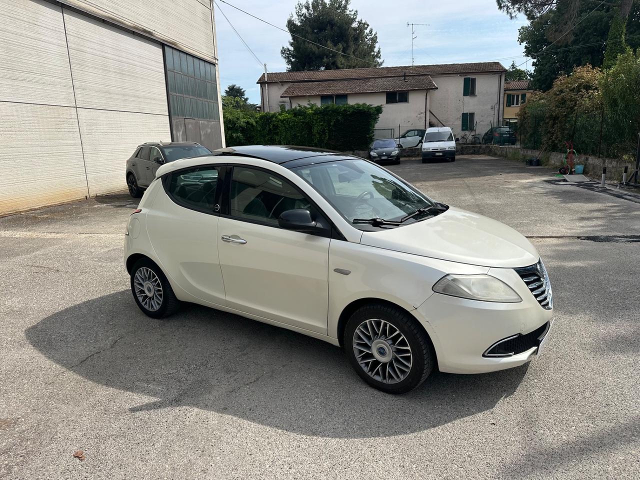 Lancia Ypsilon 1.2 GPL Possibile Finanziamento