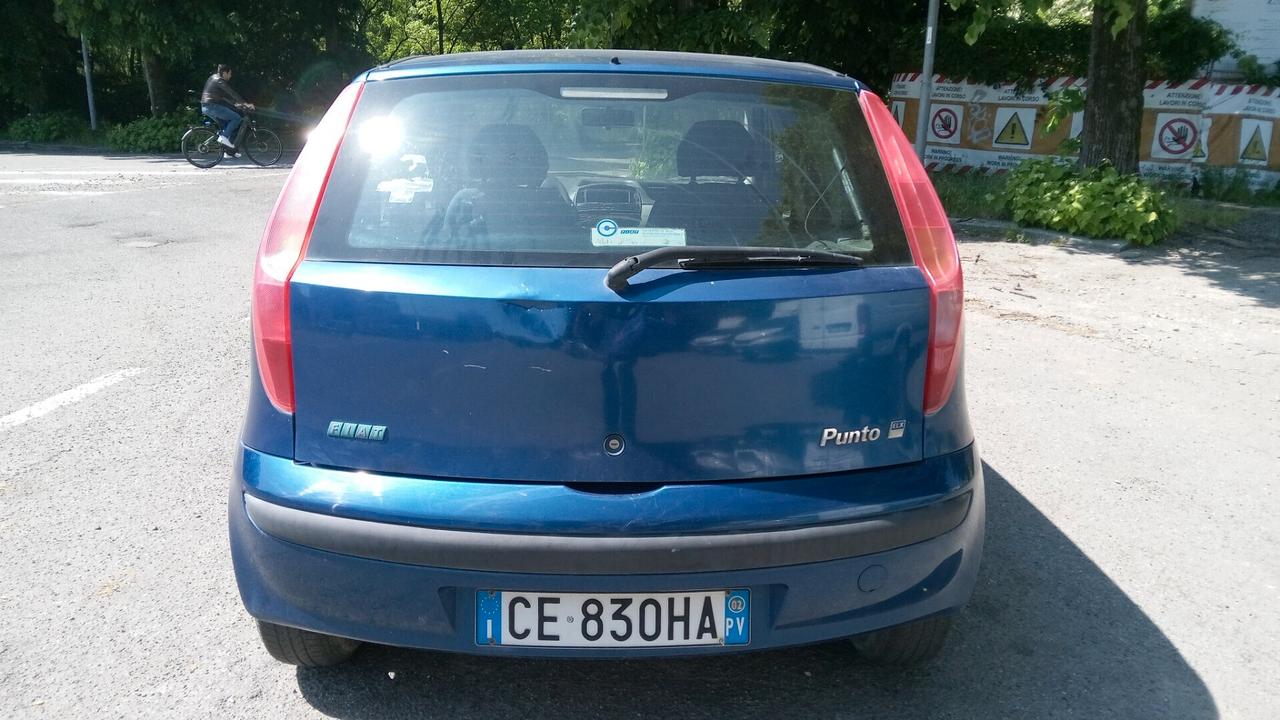 Fiat Punto 1.2i 5 porte clima neopatentati
