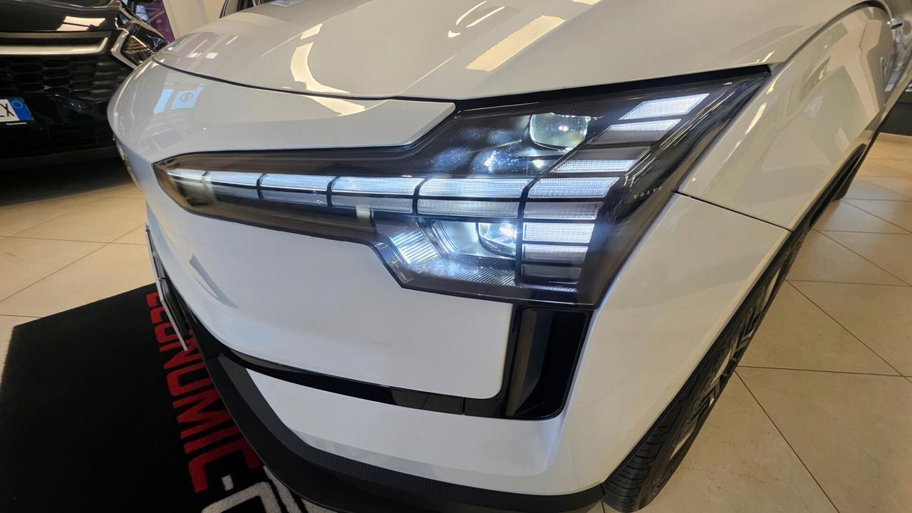 Volvo EX30 Single Motor Extended Range RWD Core