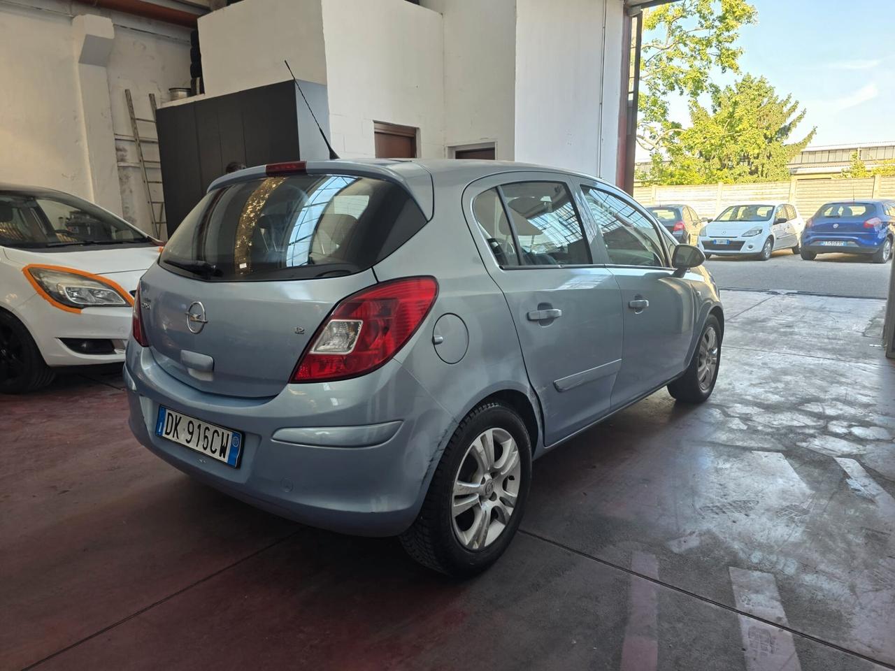 Opel Corsa 1.2 5 porte Cosmo NEOPAT
