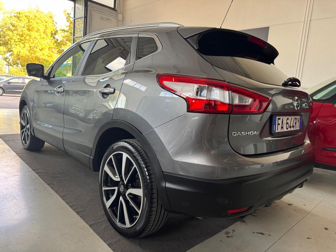 Nissan Qashqai 1.6 dCi tetto/camera