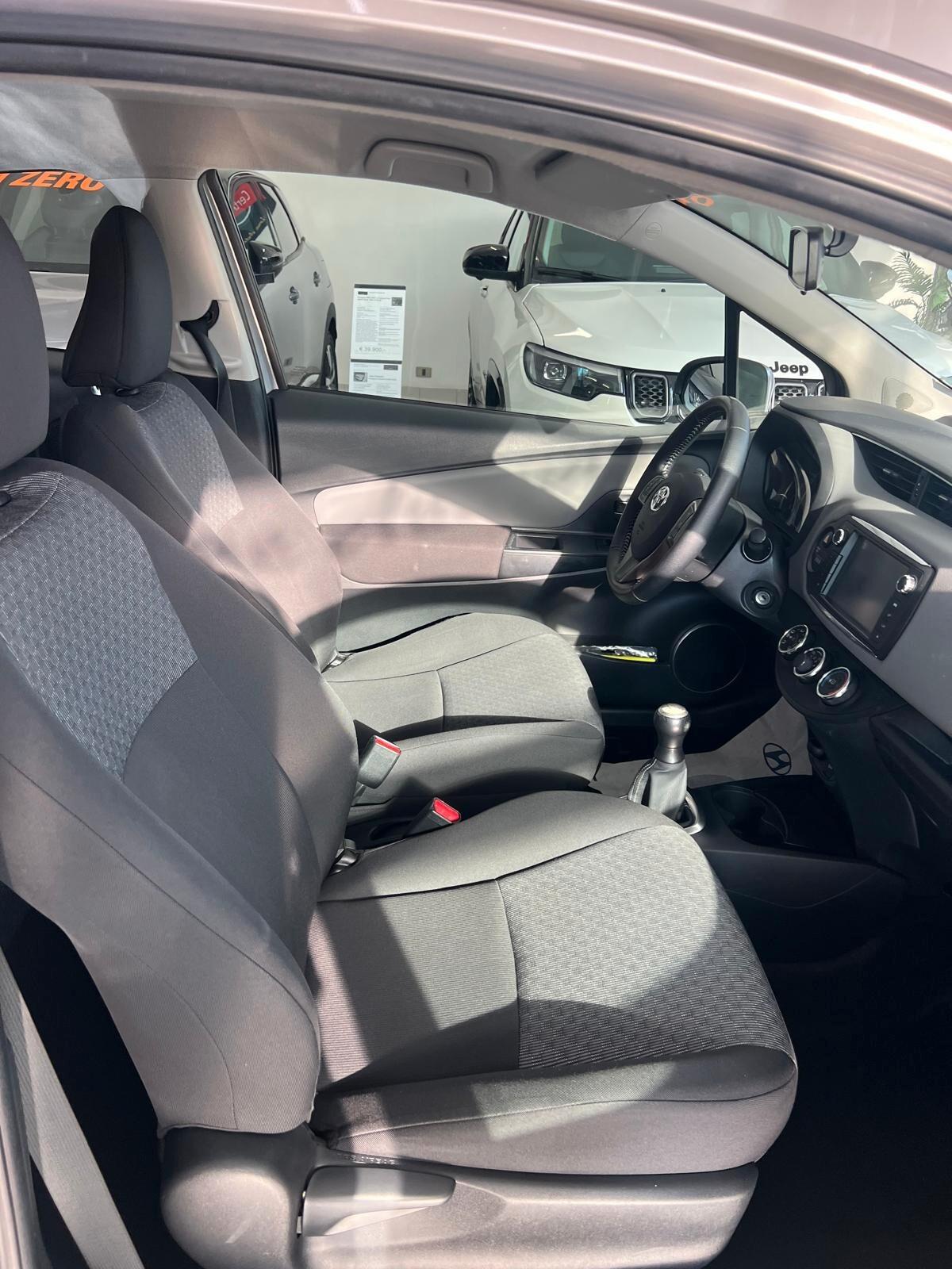 Toyota Yaris 1.3 3 porte Active