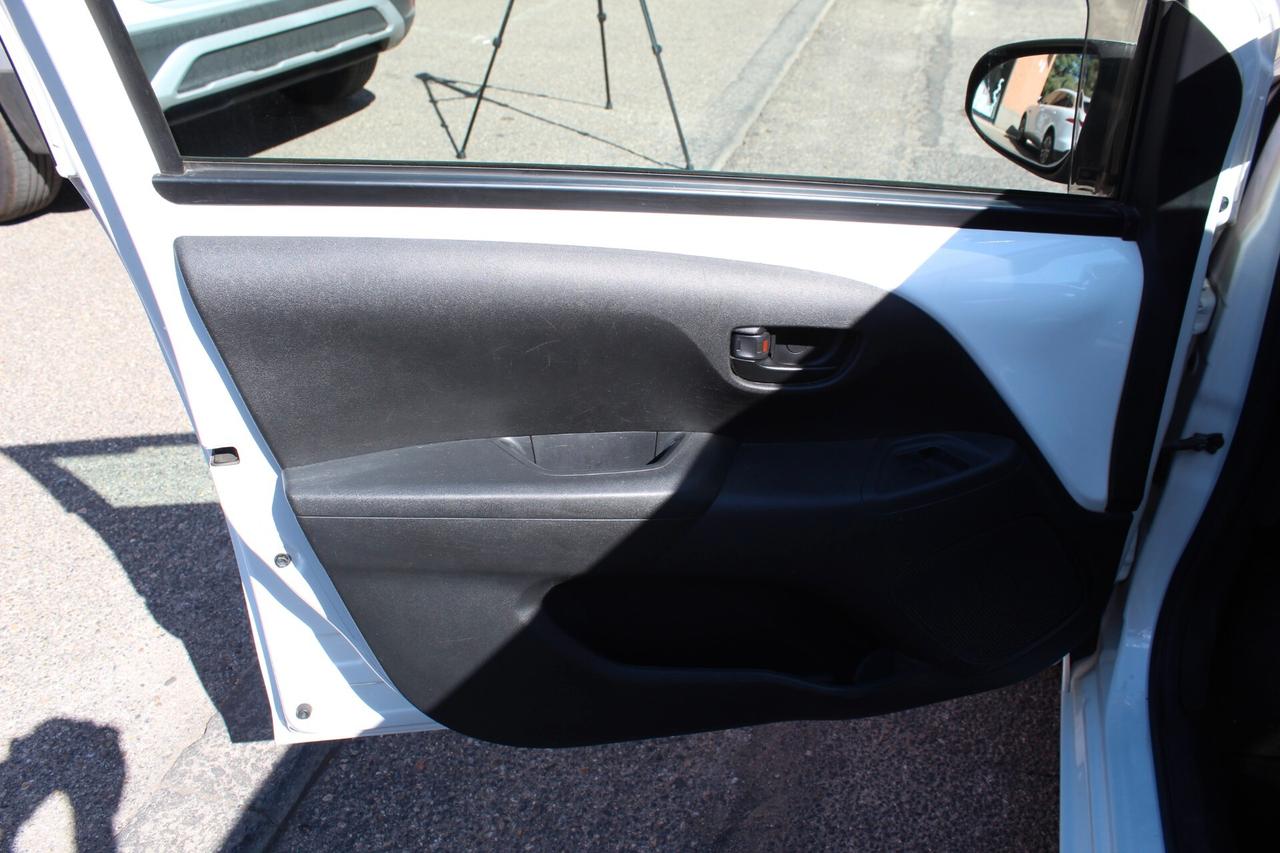 Toyota Aygo 1.0 VVT-i 69 CV 5 porte x-play Unico Proprietario Adatta a neopatentati
