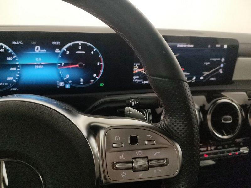 Mercedes-Benz CLA Shooting Brake 180 d Premium auto