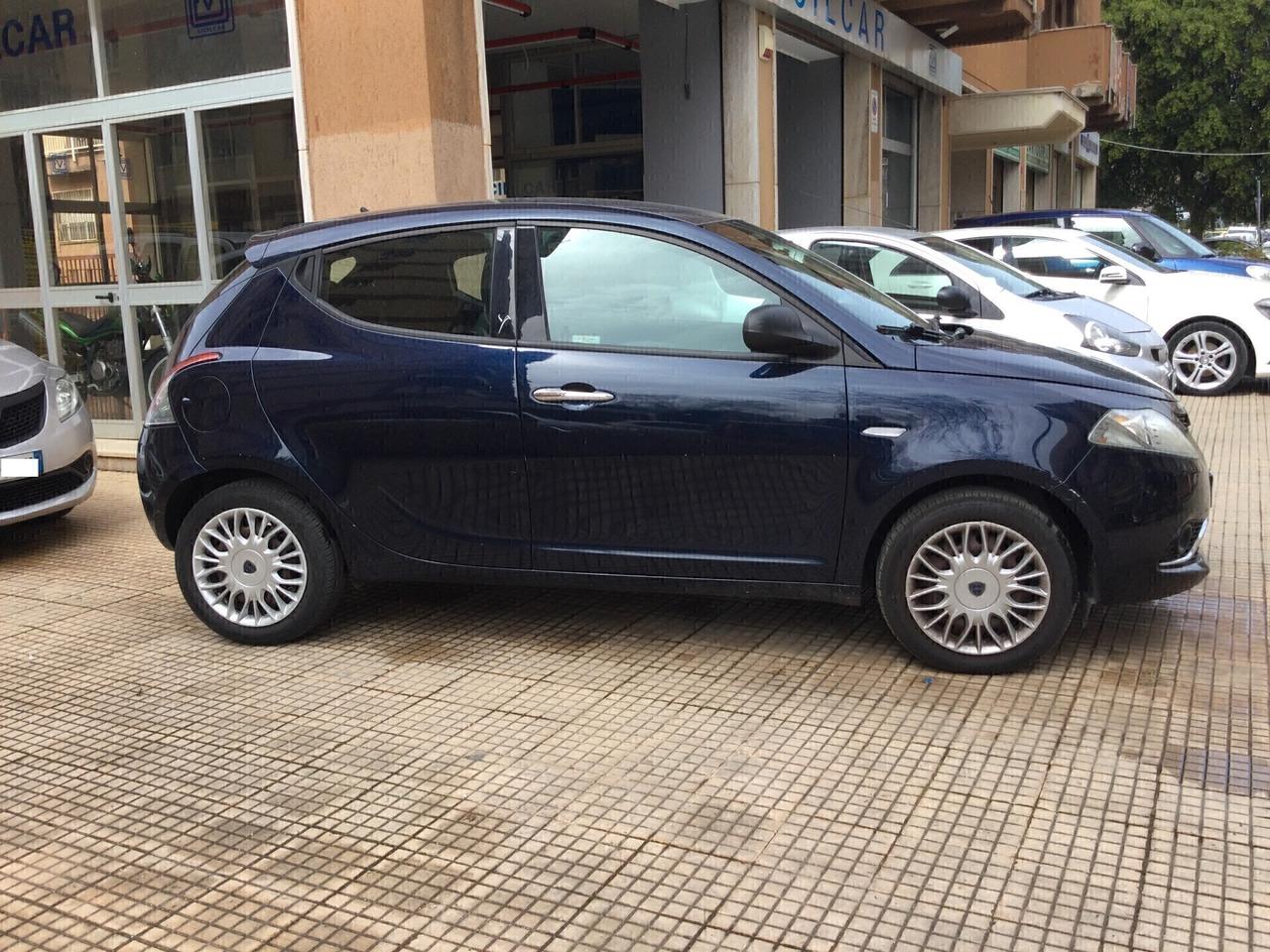 Lancia Ypsilon 1.2 69 CV 5 porte Silver