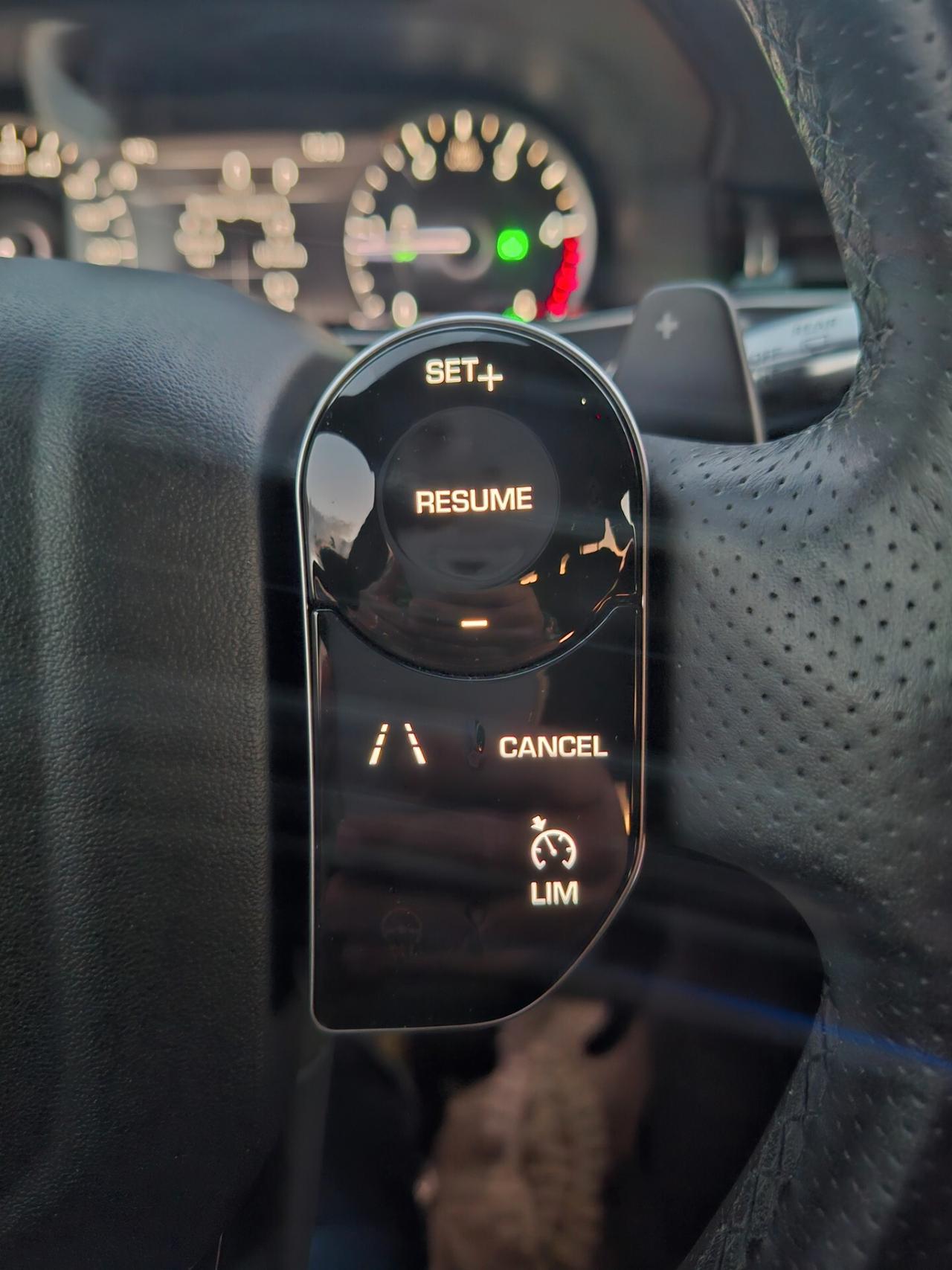 L. R. RANGE ROVER EVOQUE*R-DYNAMIC*TOTAL BLACK*LED*