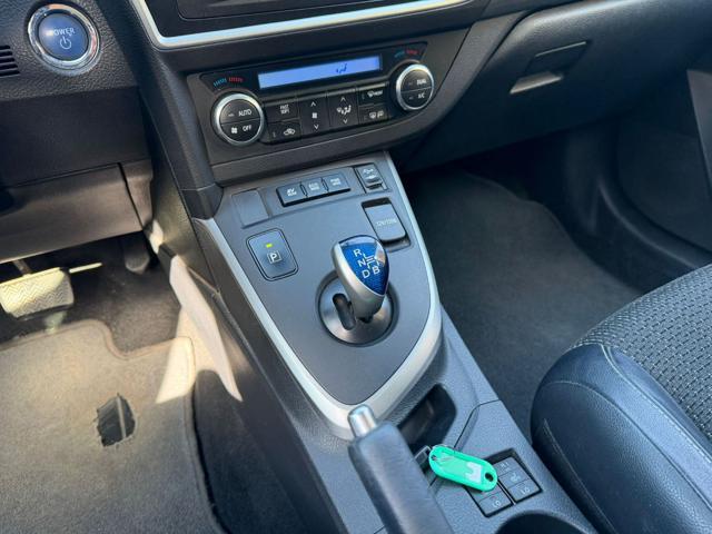 TOYOTA Auris Touring Sports 1.8 Hybrid Active Plus