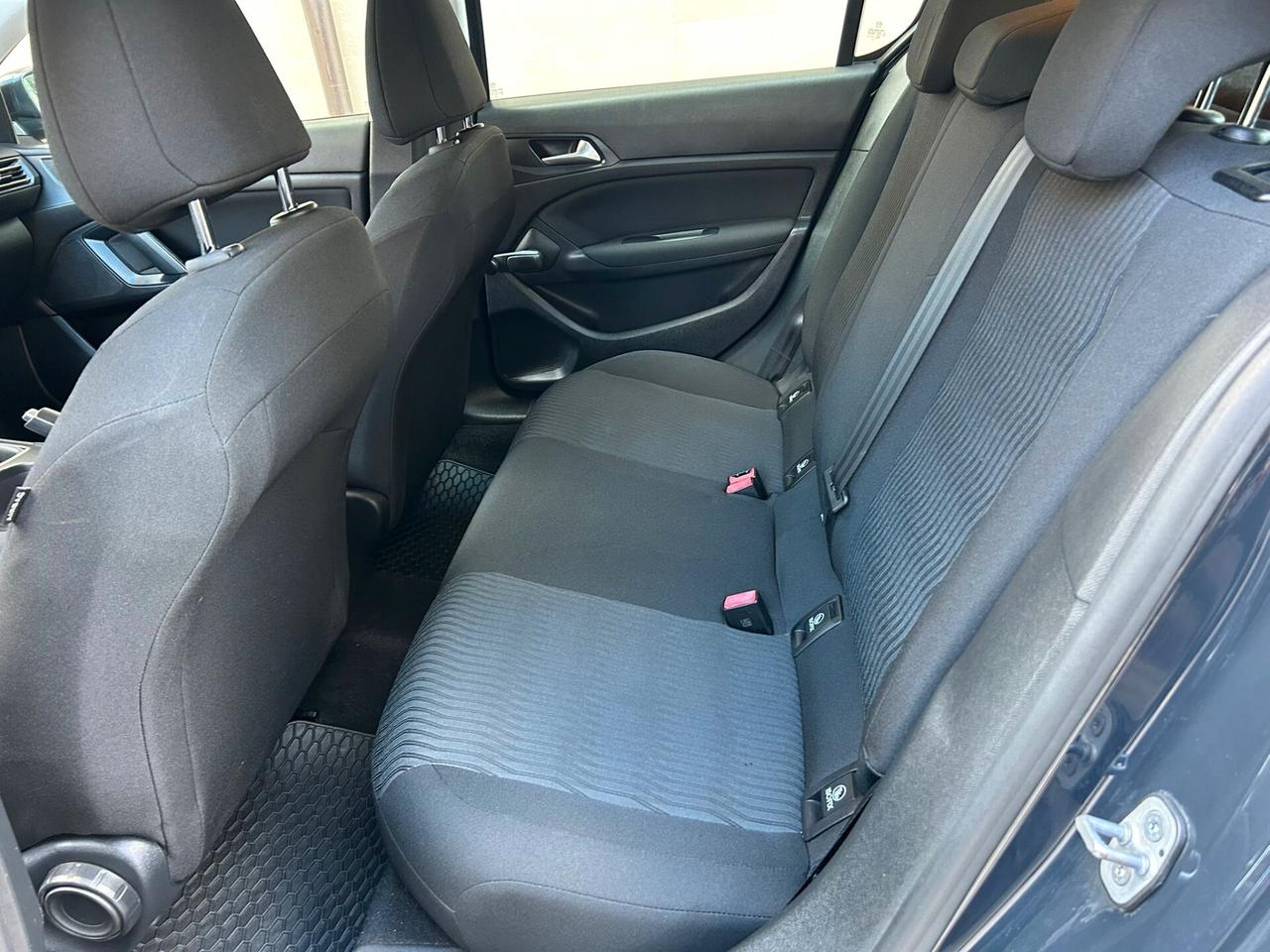 Peugeot 308 BlueHDi Business 2015