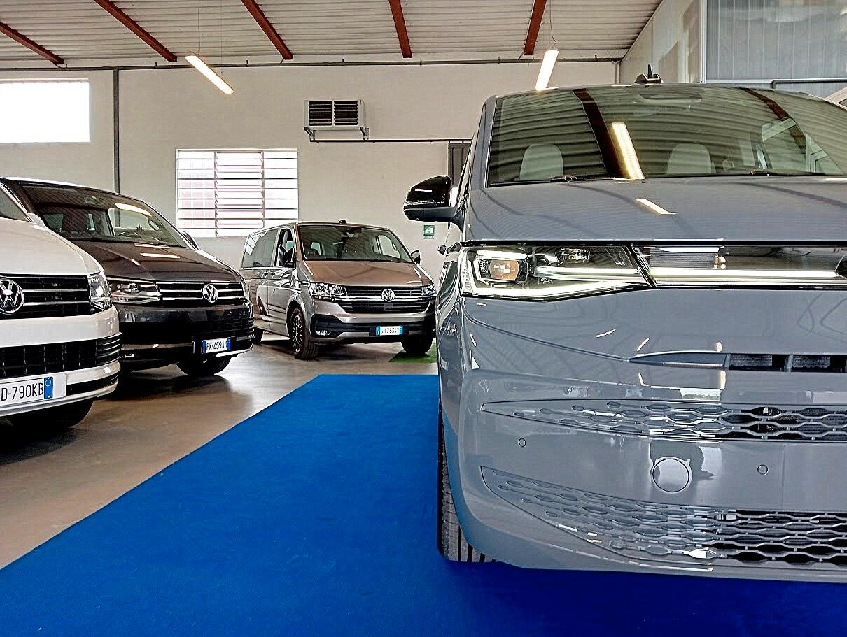Volkswagen T7 Multivan 1.5 PHEV 4motion 245cv IQ LED GANCIO 360° FULL