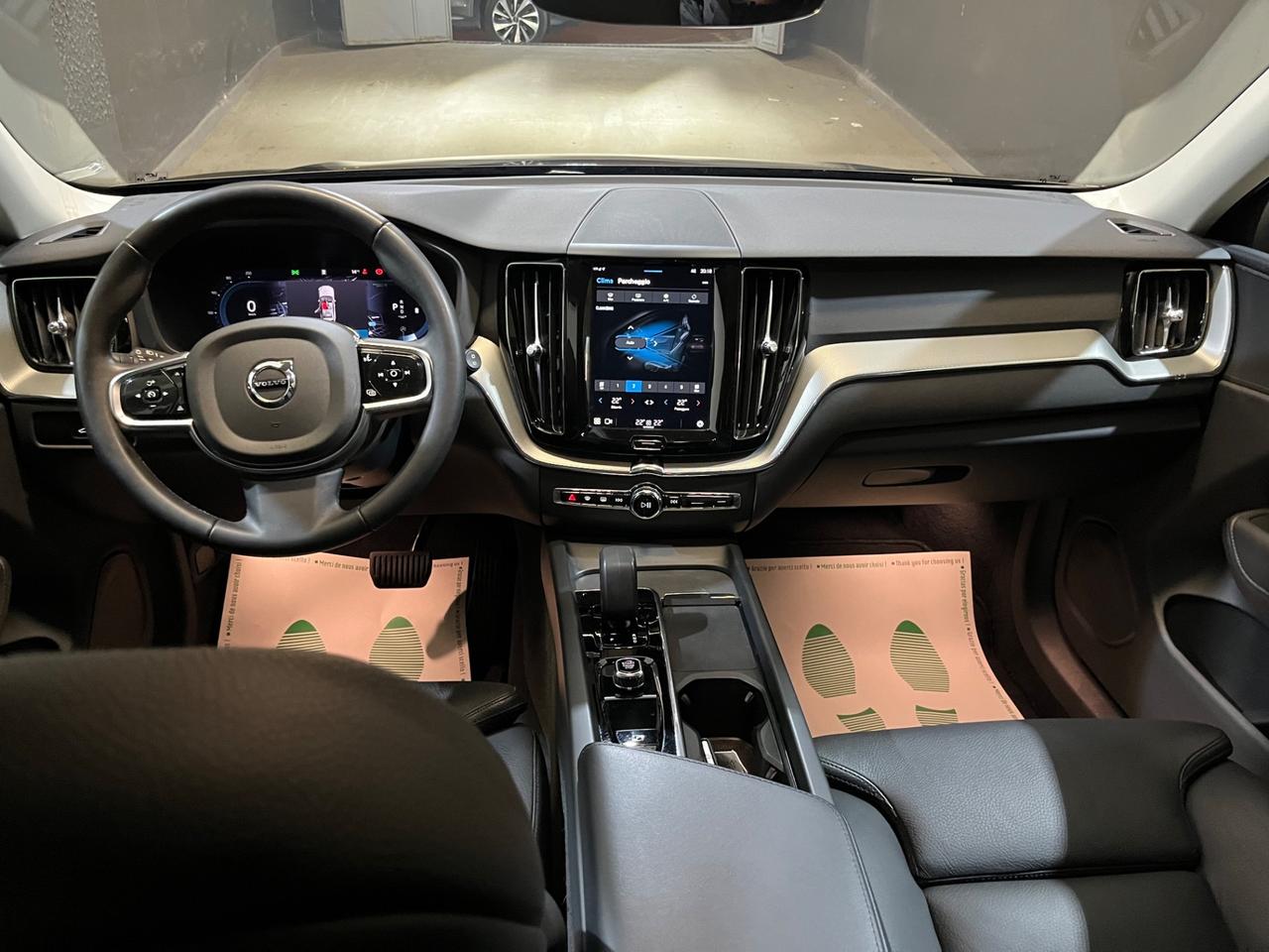 Volvo XC60 B4 (d) AWD automatico Ultimate Dark