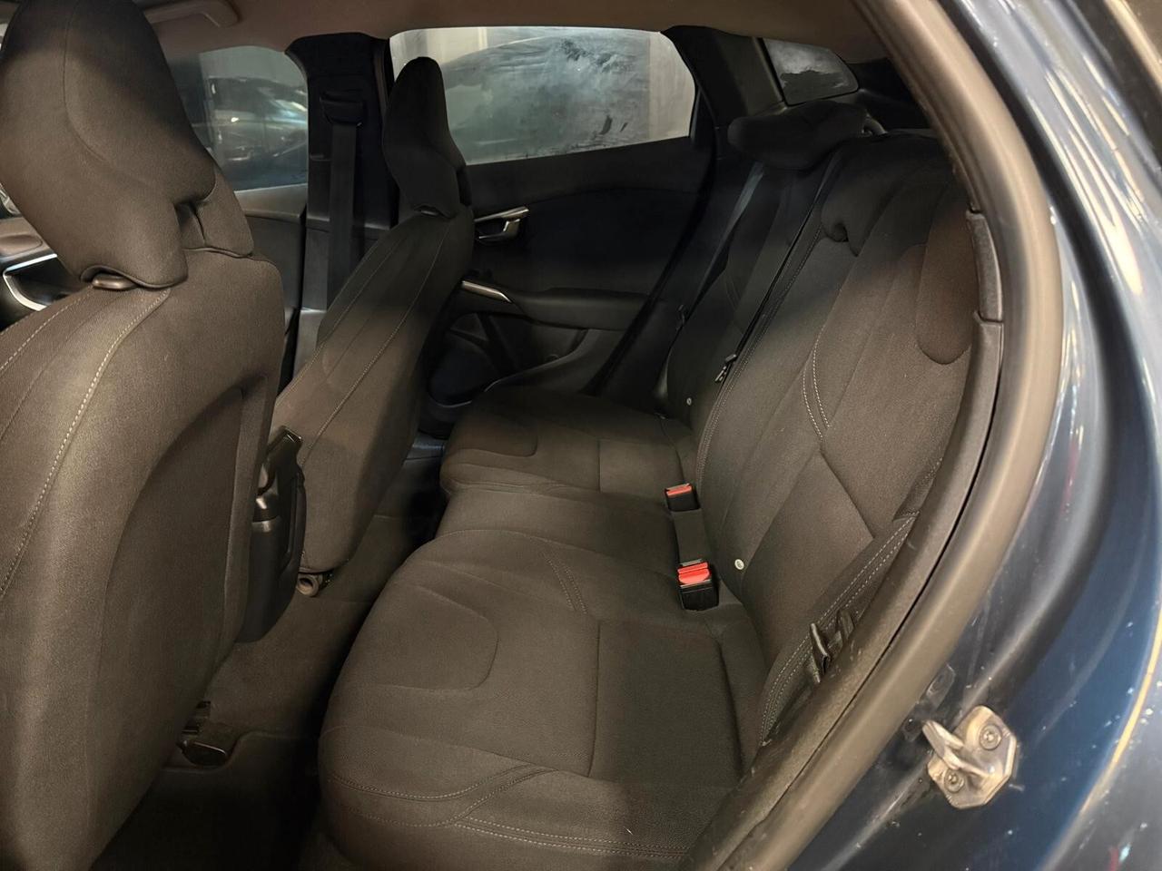 Volvo V40 D2 Geartronic Momentum