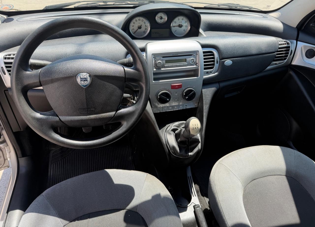 Lancia Ypsilon 1.3 MJT 75 CV BiColor Platino