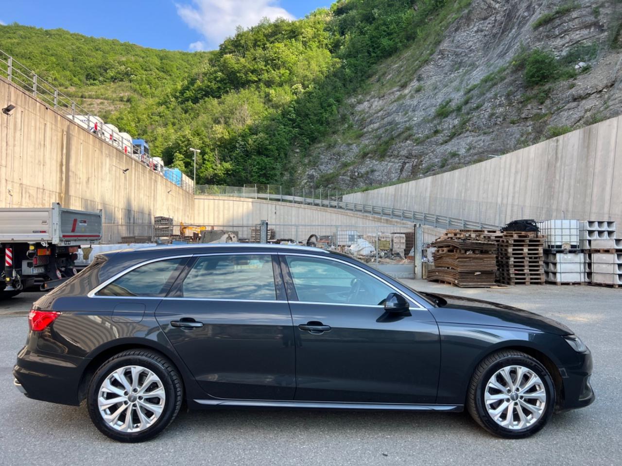 Audi A4 Avant 35 TDI 163CV S-tronic Business Advanced Perfetta