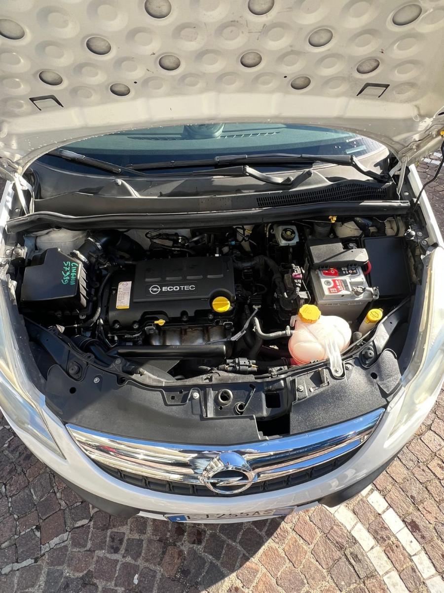 OPEL Corsa 1.2 16V 3 porte B-color