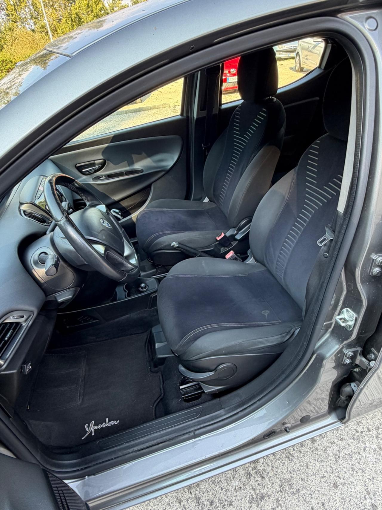 Lancia Ypsilon 1.2 69 CV 5 porte GPL Ecochic Platinum