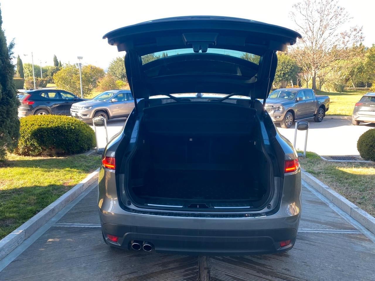 Jaguar F-Pace 2.0 D 180 CV AWD aut. R-Sport