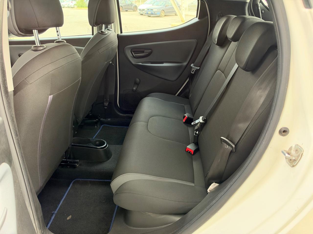 Lancia Ypsilon 1.2 69 CV 5 porte Silver
