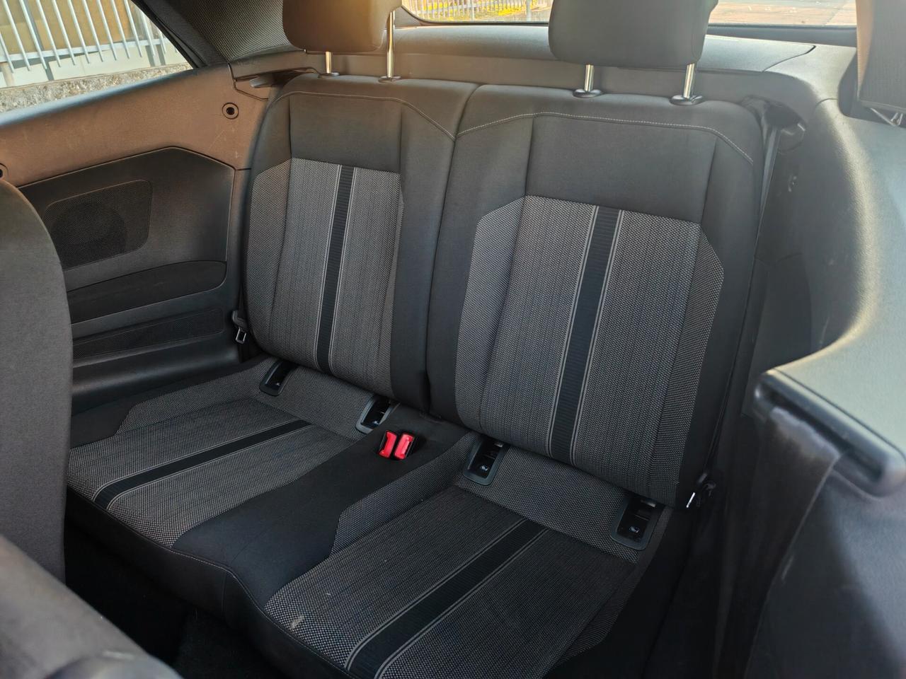 Volkswagen T-Roc Cabriolet incidentata