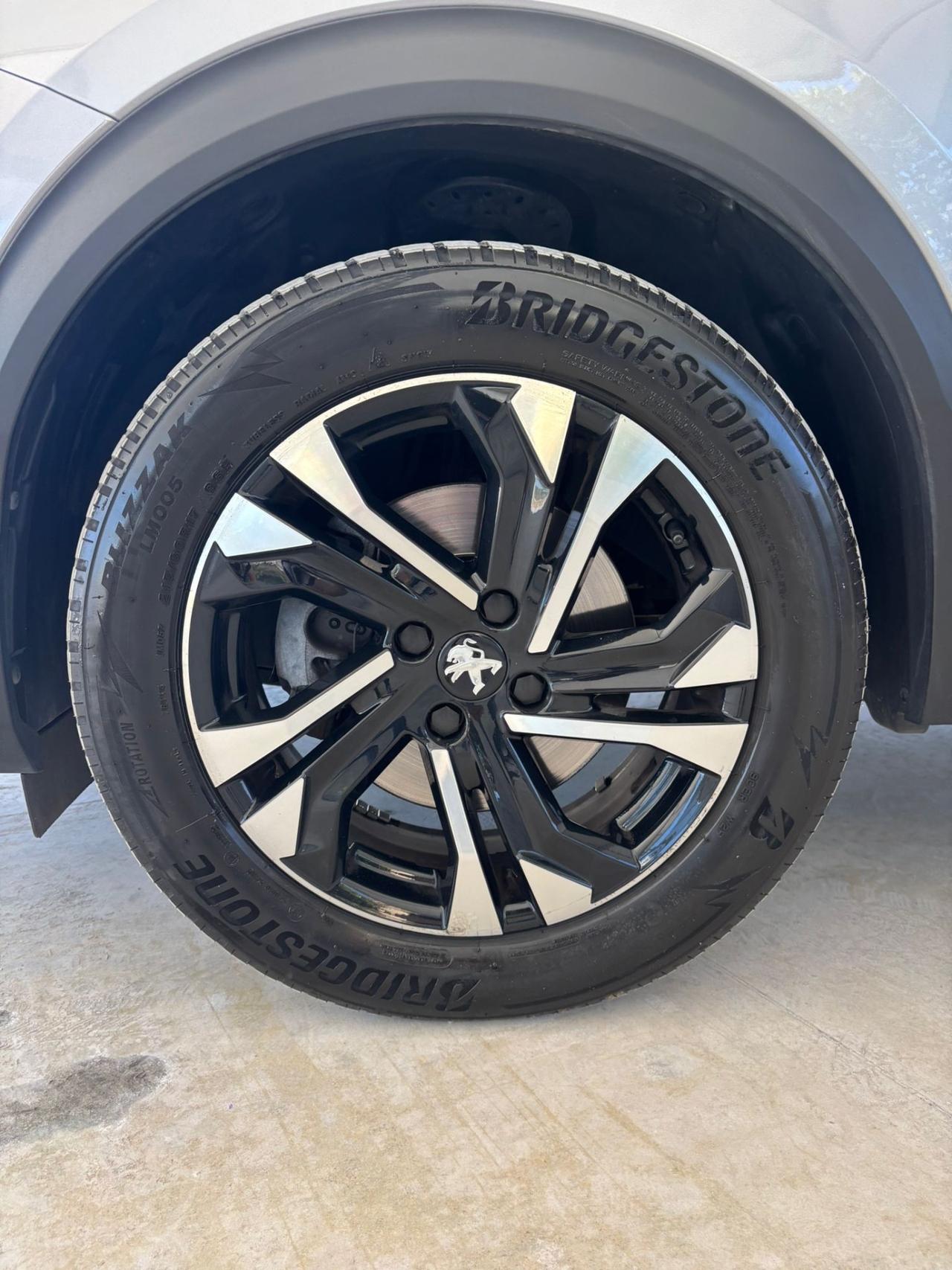 Peugeot 2008 BlueHDi 130 S&S EAT8 Allure \\1