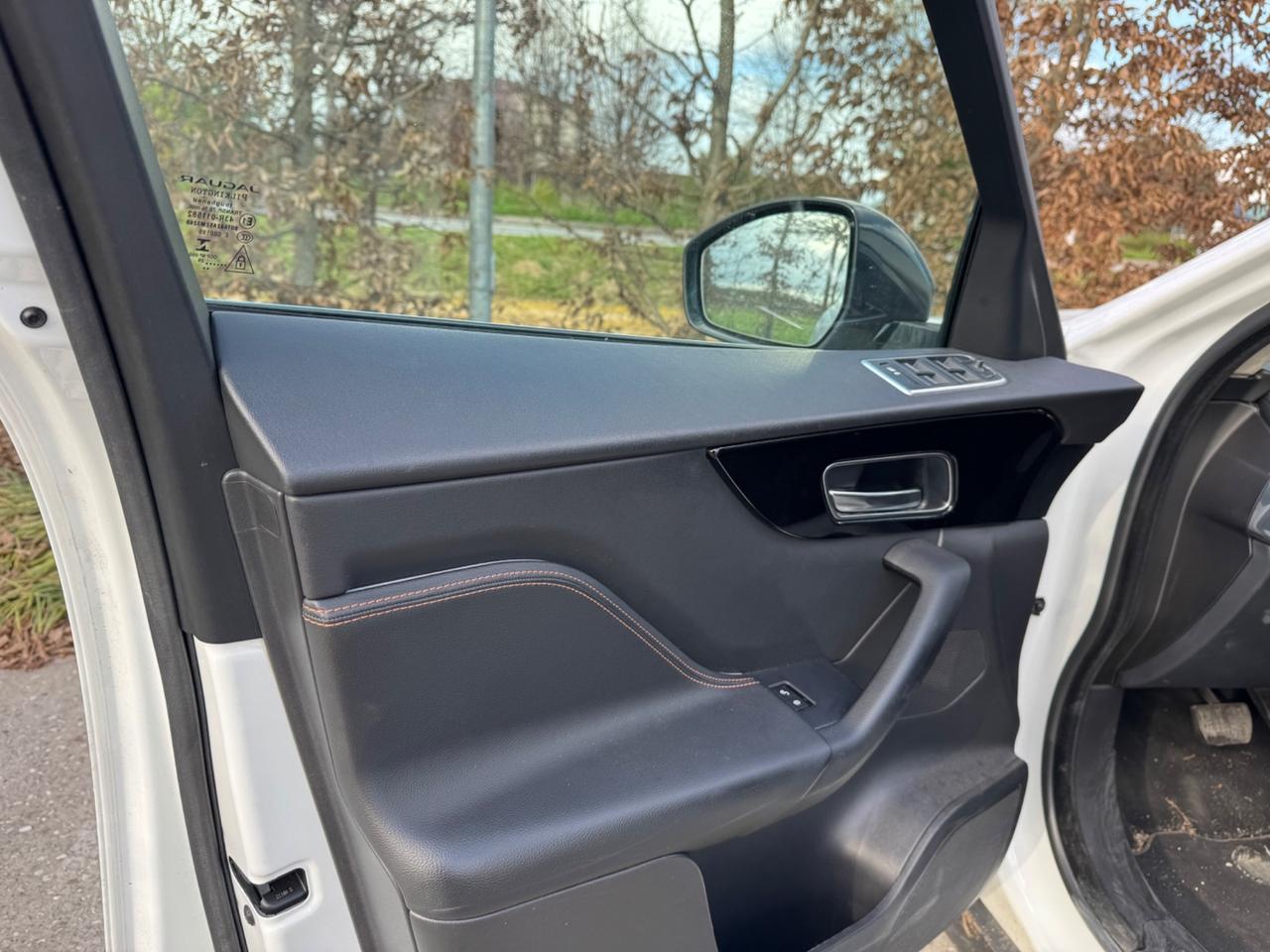 Jaguar F-Pace 2.0 D 180 CV AWD aut. Prestige Unico proprietario