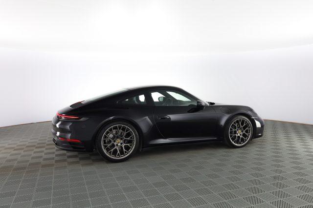 PORSCHE 911 911 Carrera 4