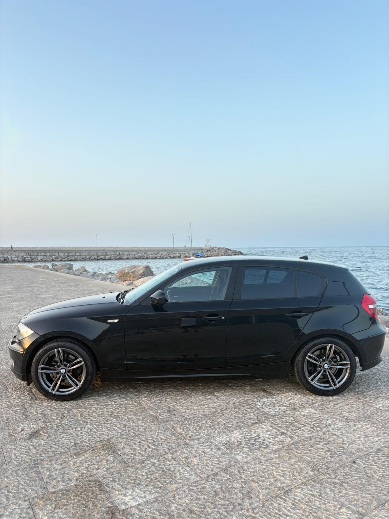 Bmw 118d 5 porte super accessoriata