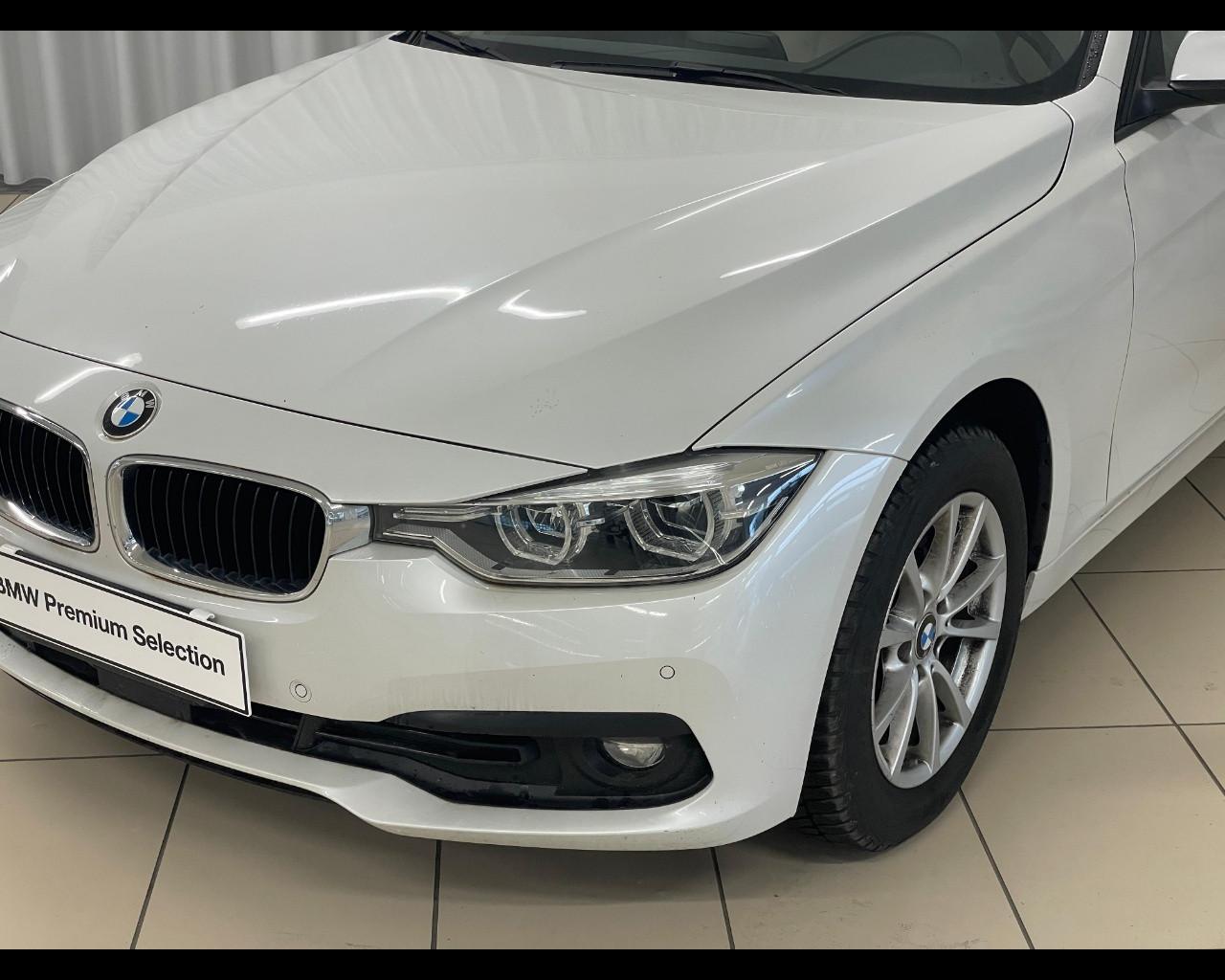 BMW Serie 3 (F30/31) - 320d xDrive Touring Business Advantage