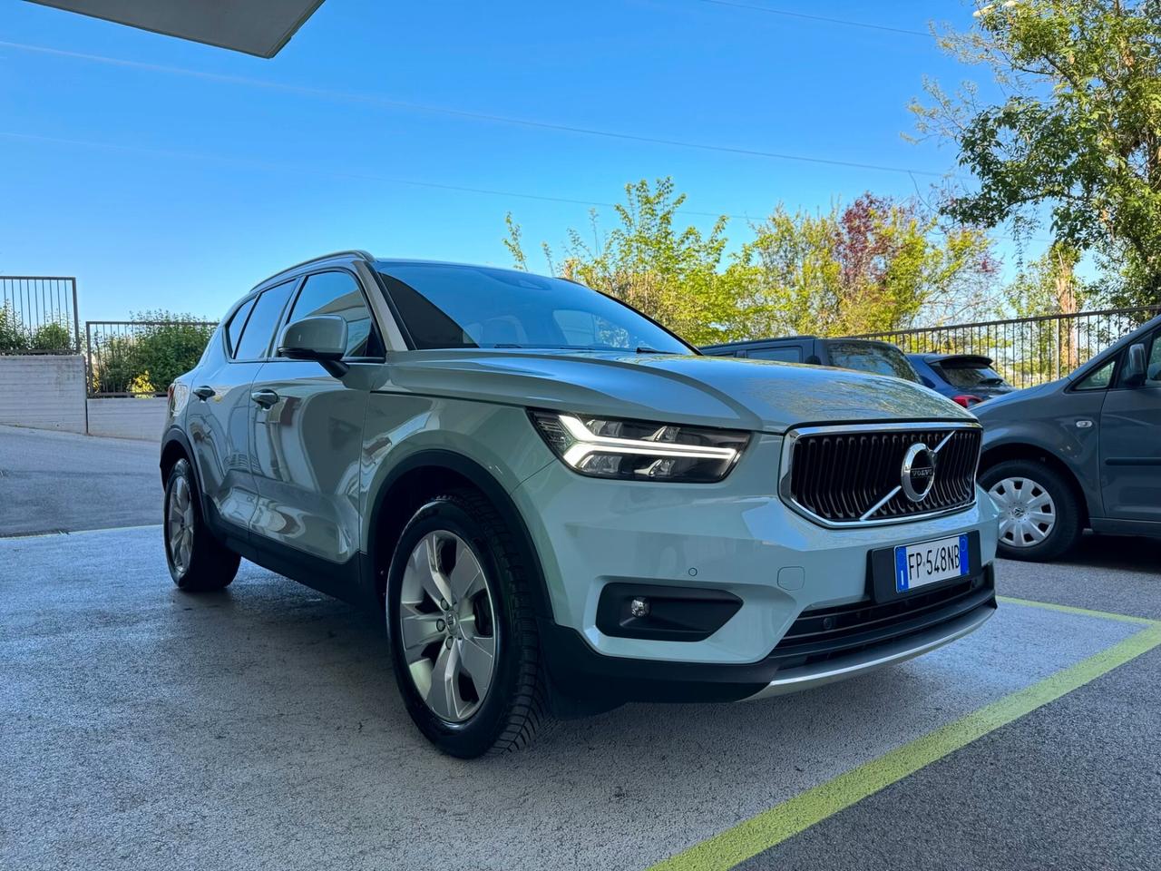 Volvo XC40 2.0 d4 Momentum AWD GEARTRONIC UNIPROP.