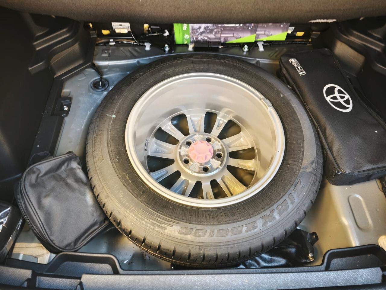 Toyota Yaris Cross 1.5 Hybrid 5p. E-CVT AWD-i Business