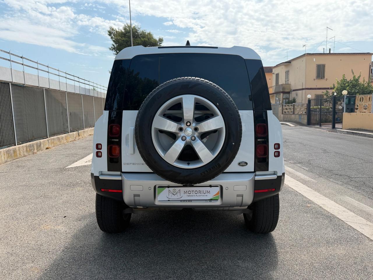 Land Rover Defender 90 HSE 250 CV