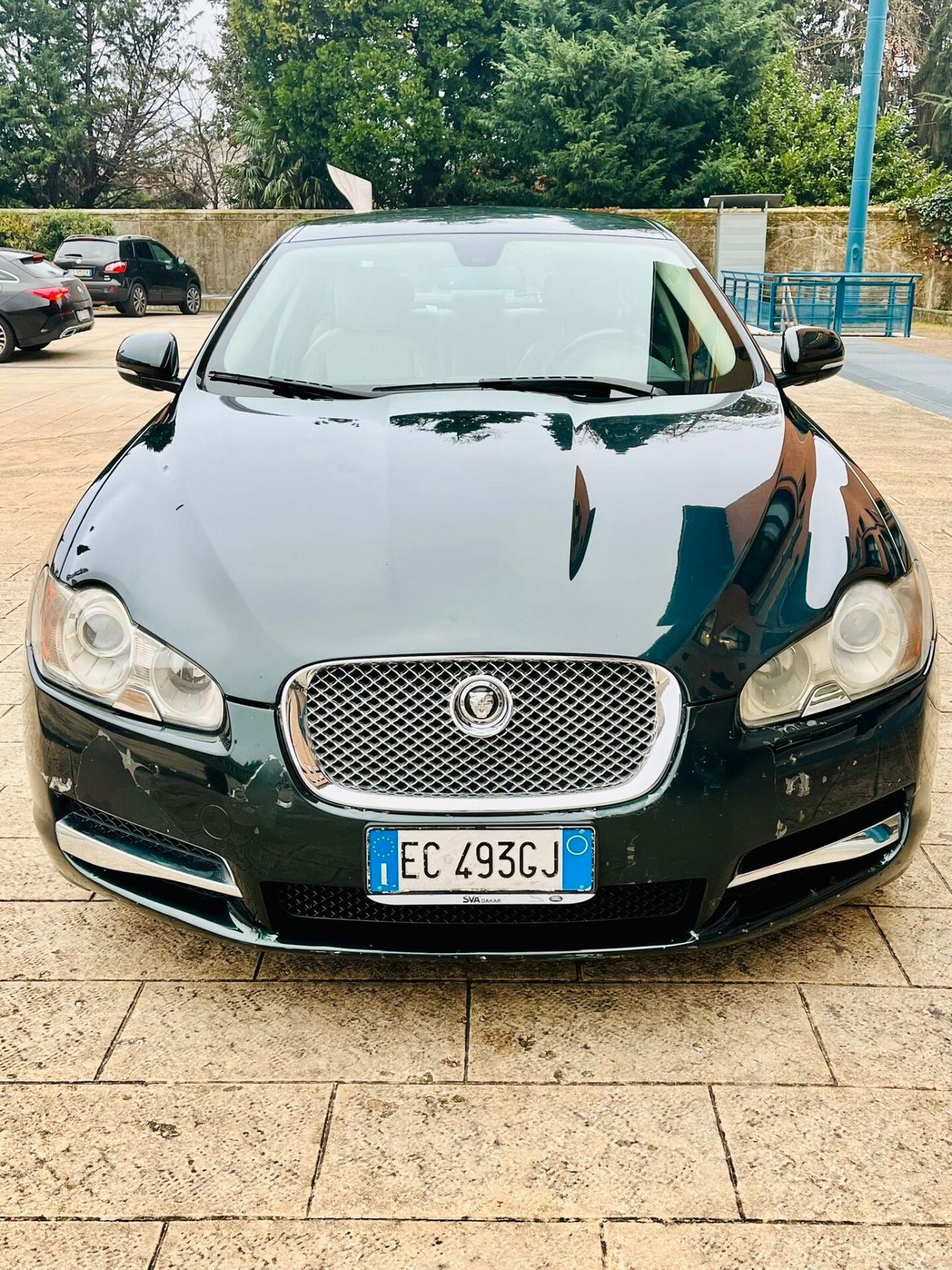 Jaguar XF 3.0 D V6 Premium Luxury auto solo commercianti