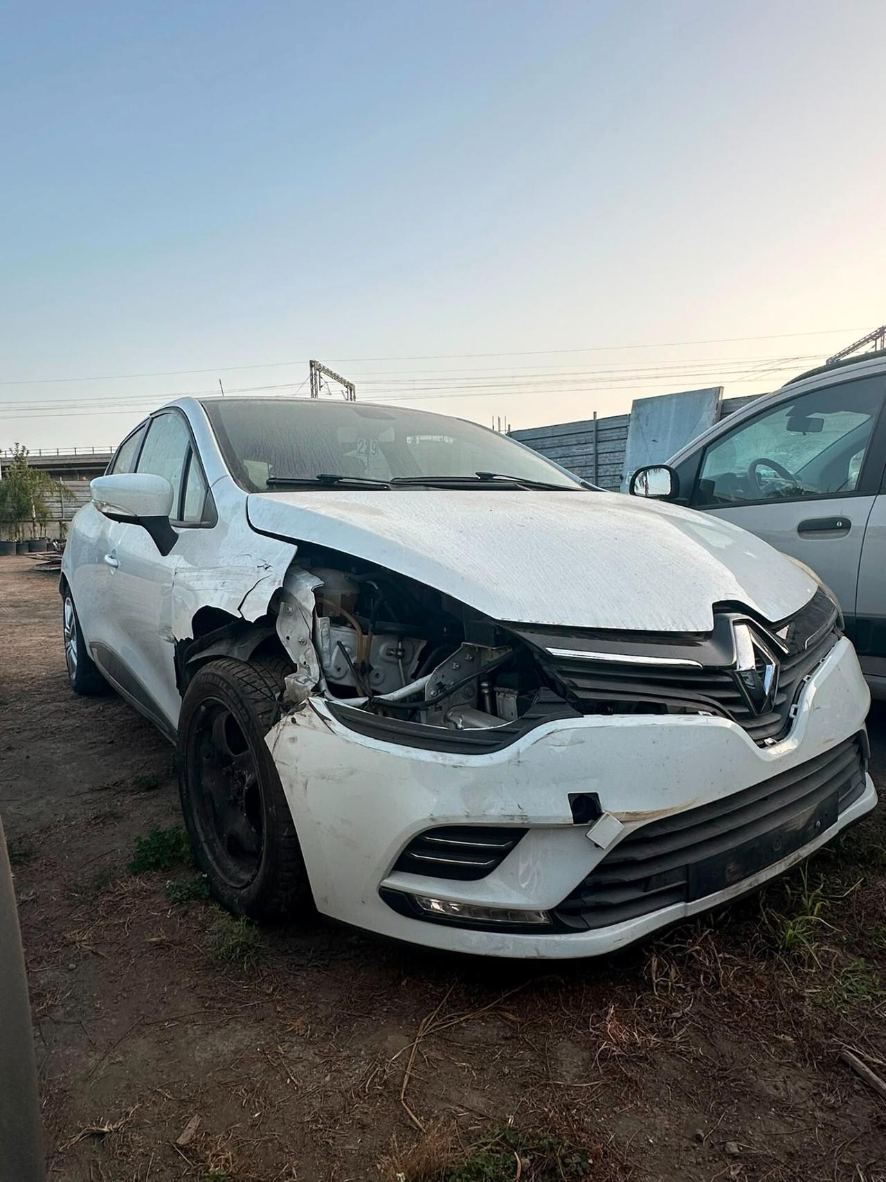 Renault Clio 1.5 Energy Intens SINISTRATA