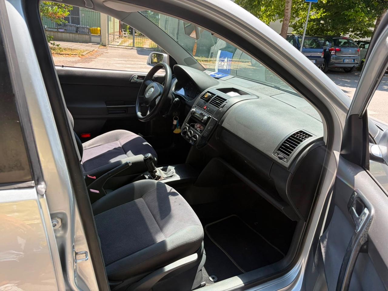 Volkswagen Polo 1.2 benzina neopatentati