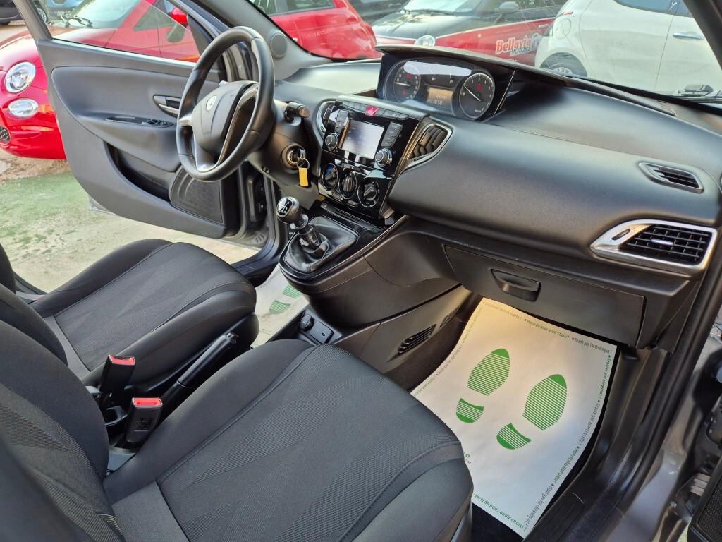Lancia Ypsilon 1.0 Hybrid Ecochic Gold