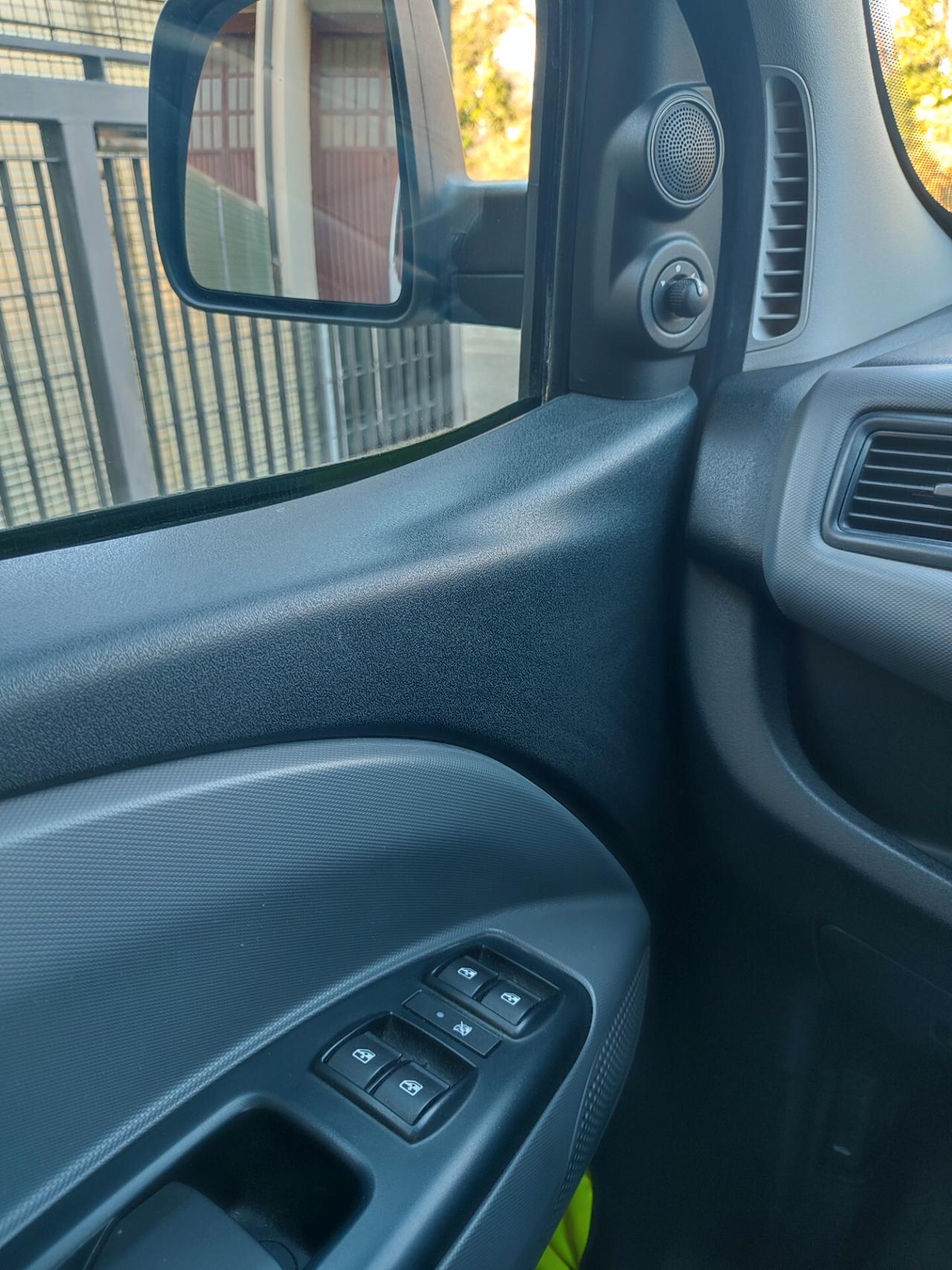 OPEL COMBO 1.4BENZINA 2017 EURO6B PEDANA DISABILI ELETTRICA