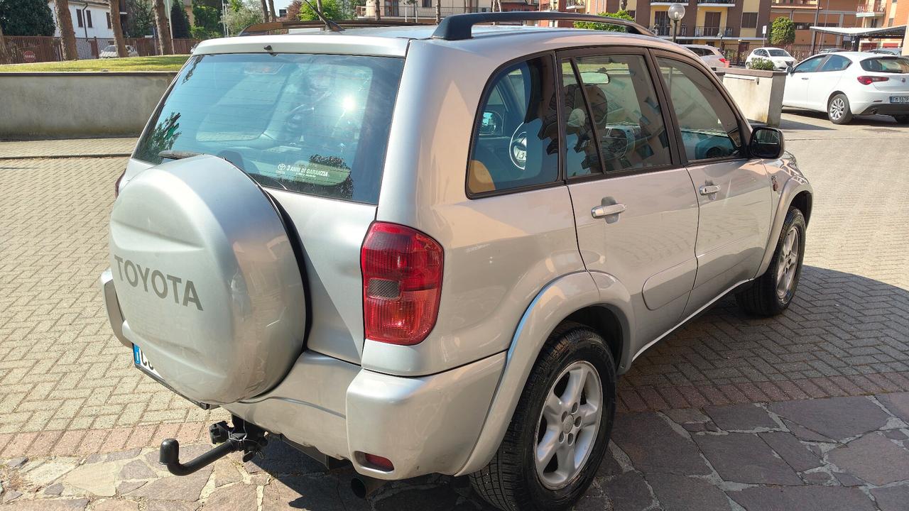 Toyota RAV 4 2.0 Tdi D-4D cat 5p Sol e Gancio