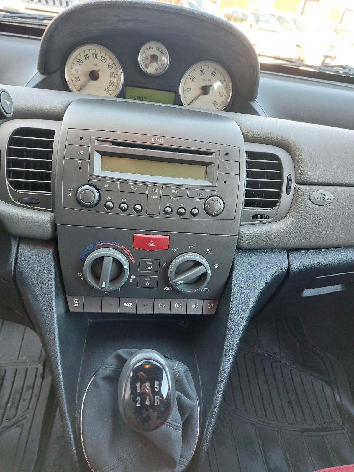 Lancia Ypsilon 1.2 Argento OK NEOPATENTATI 125000KM