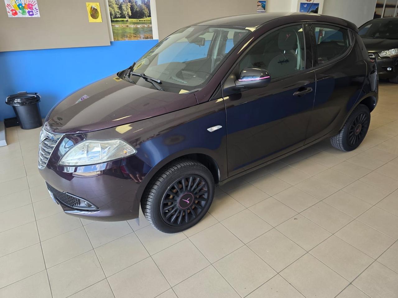 Lancia Ypsilon 0.9 TwinAir 85 CV 5 porte Metano Ecochic Gold