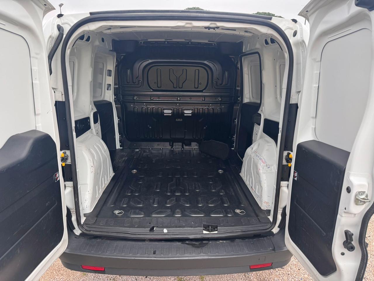 FIAT DOBLO 1.6MJT 105CV E6D-I 3POSTI 2022