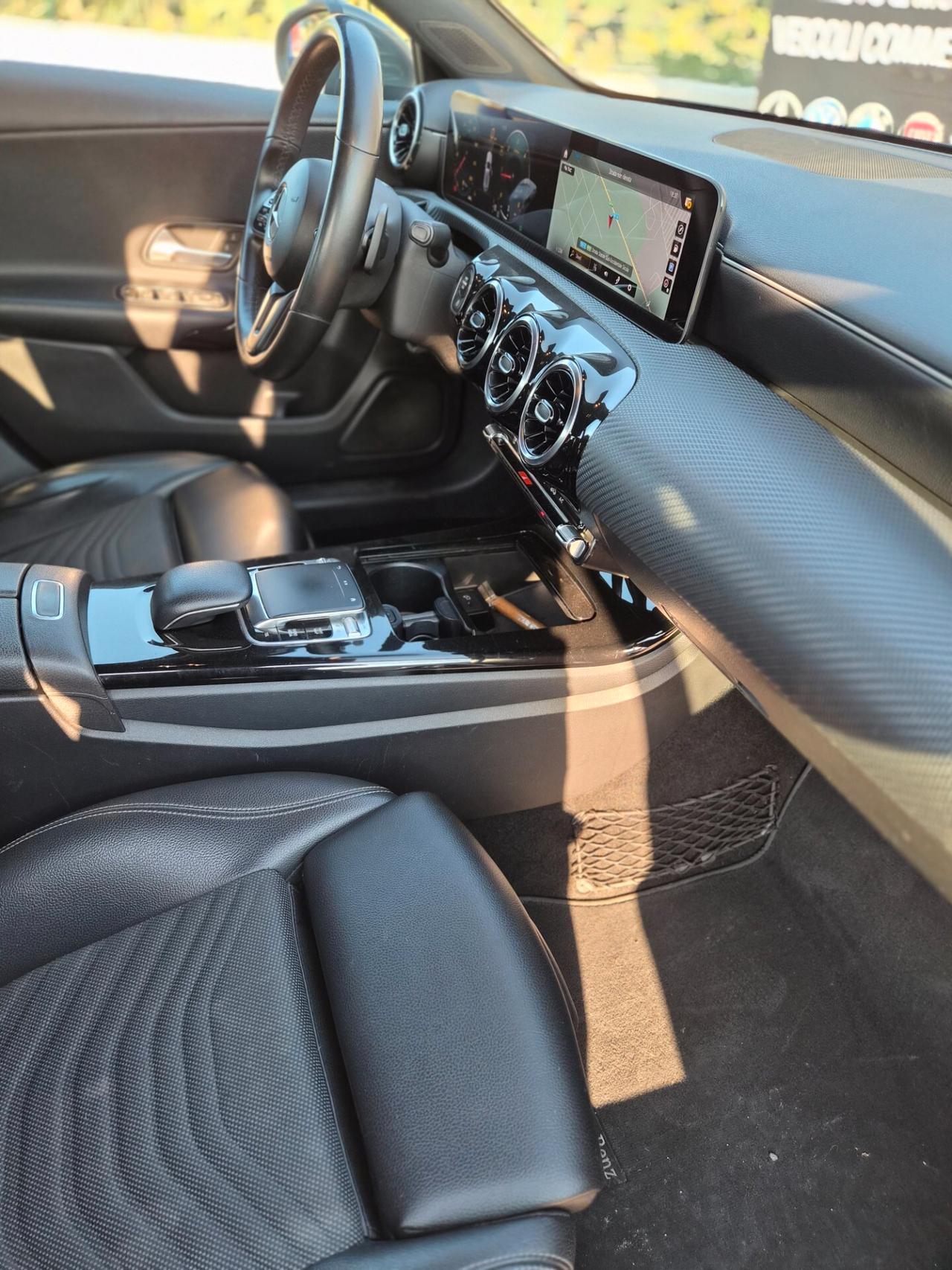 Mercedes-benz A 180 d Sport pelle,led