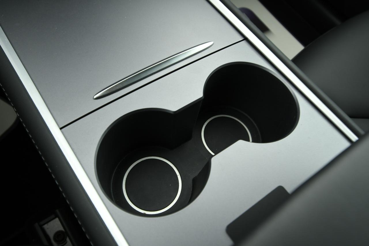 TESLA Model Y Long Range Dual Motor awd + AUTOPYLOT MAX