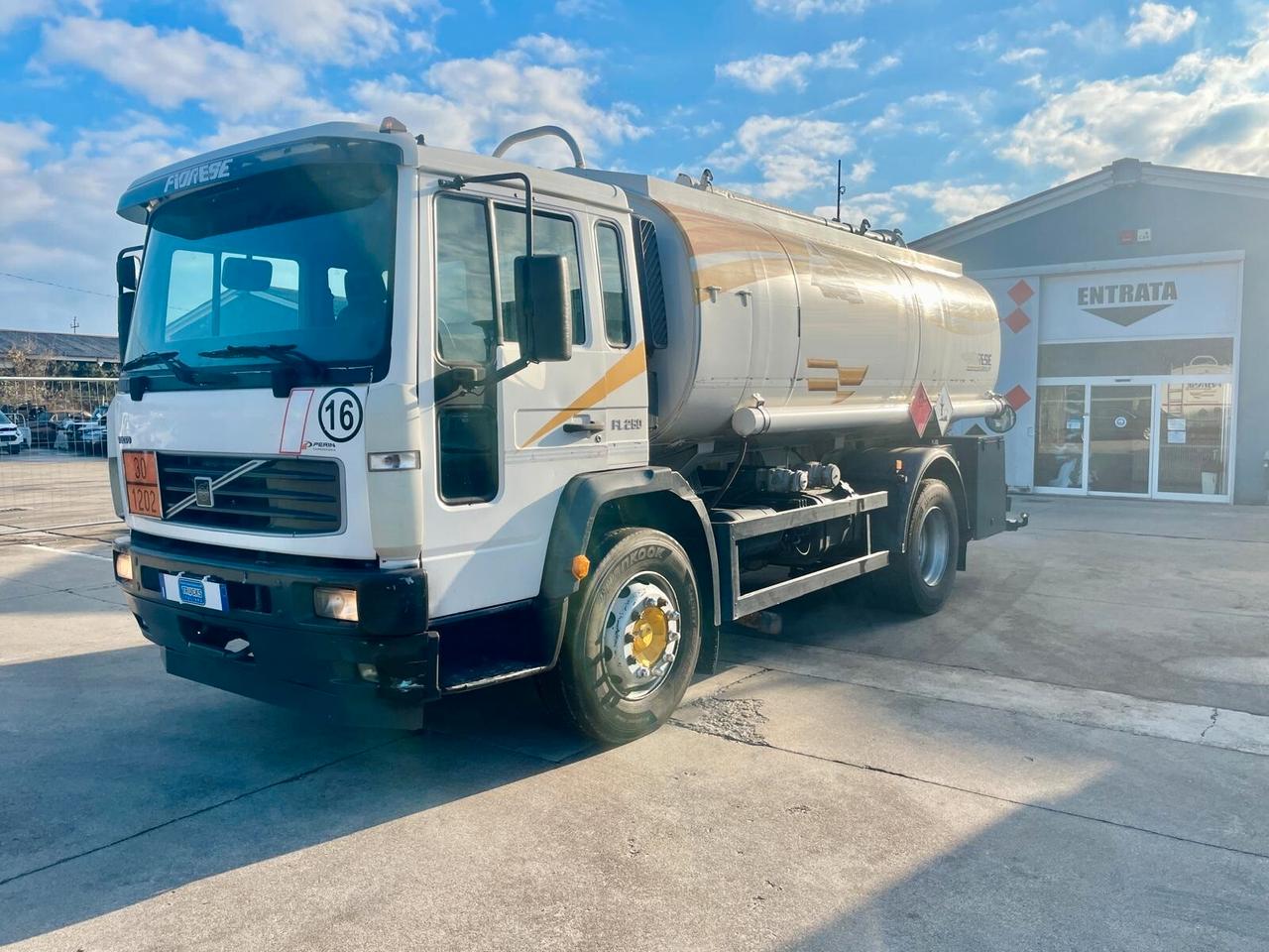 Volvo FL6-250 - CISTERNA TRASPORTO CARBURANTE CON POMPA CONTALITRI